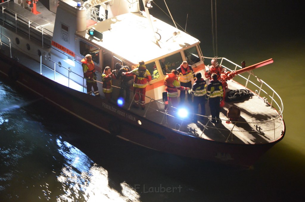 Einsatz BF Hoehenretter Koelner Seilbahn Hoehe Zoobruecke P2466.JPG